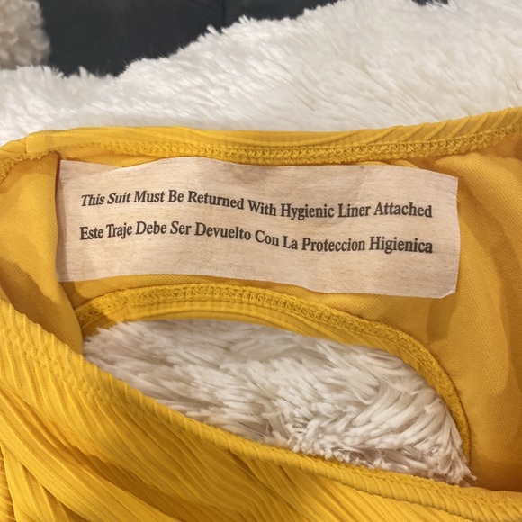 NWT Target yellow bikini bottom. Size L - Picture 6 of 6